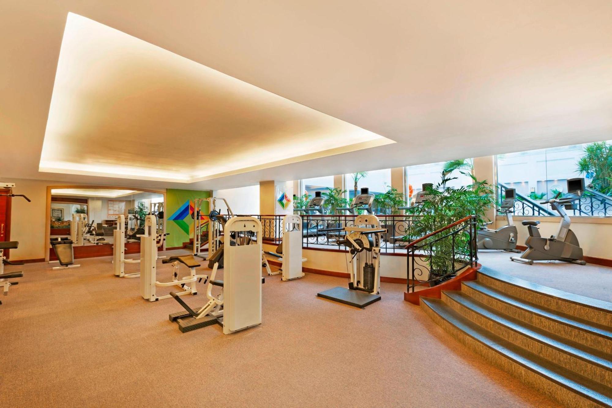 Sheraton Chengdu Lido Hotel Экстерьер фото