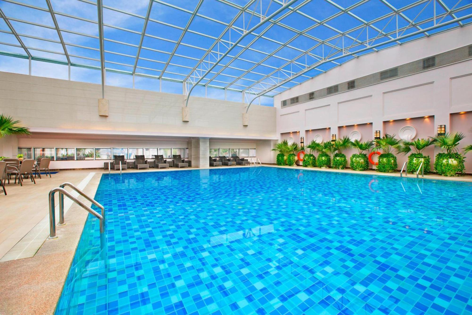 Sheraton Chengdu Lido Hotel Экстерьер фото
