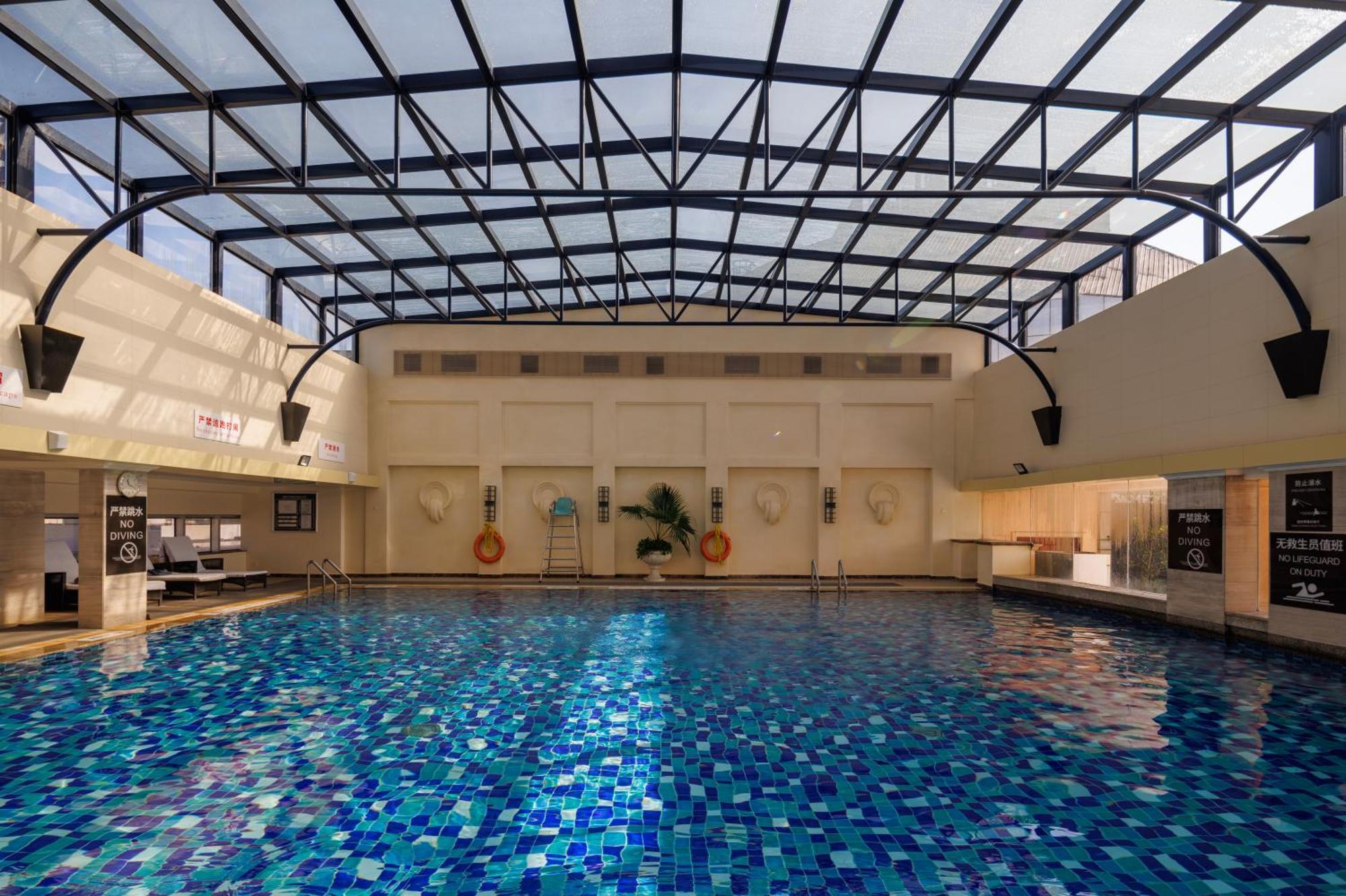 Sheraton Chengdu Lido Hotel Экстерьер фото